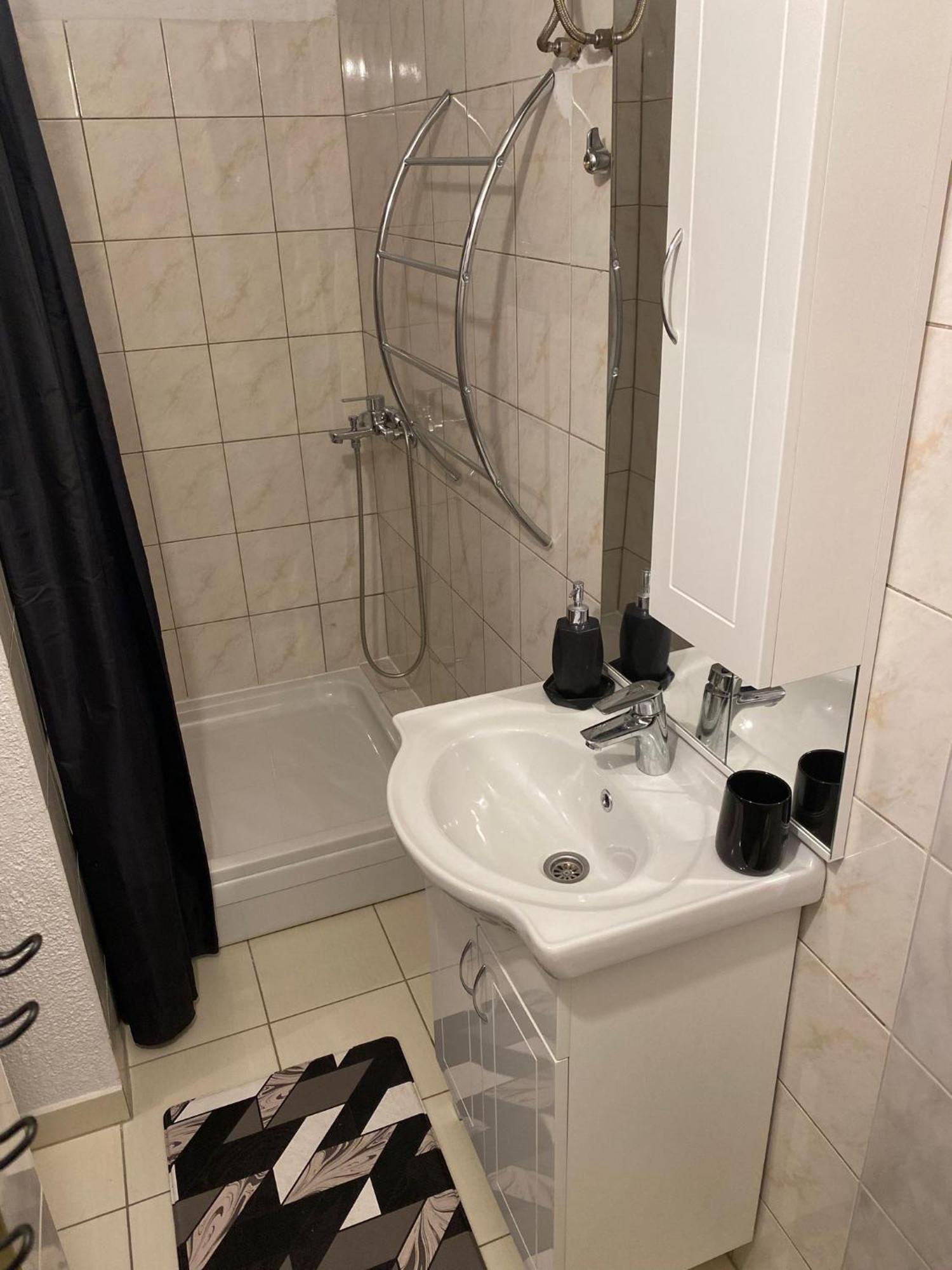 Apartmani Ines Marina Exterior foto